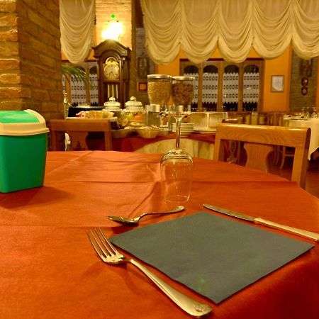 Вілла Agriturismo Corte Montini Santa Giuletta Екстер'єр фото