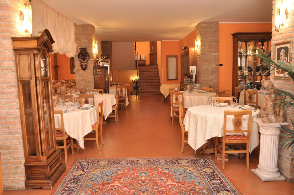 Вілла Agriturismo Corte Montini Santa Giuletta Екстер'єр фото