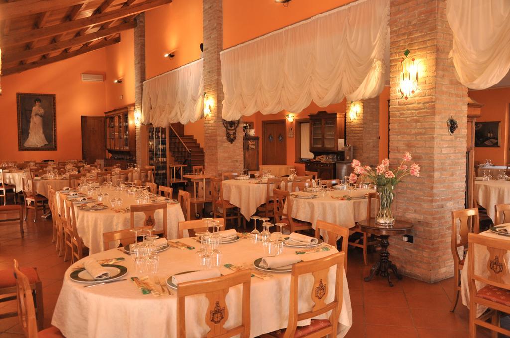 Вілла Agriturismo Corte Montini Santa Giuletta Екстер'єр фото