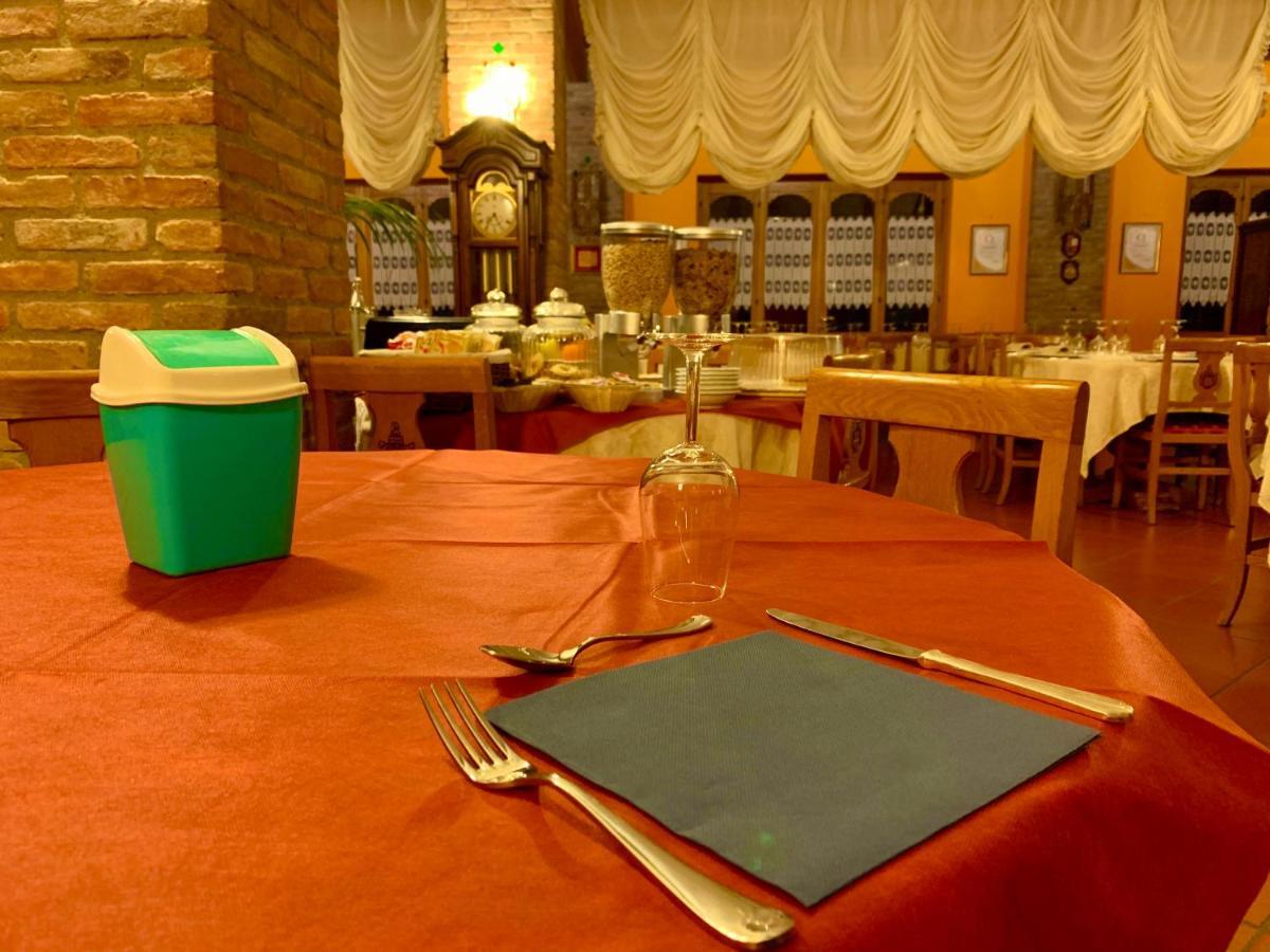 Вілла Agriturismo Corte Montini Santa Giuletta Екстер'єр фото