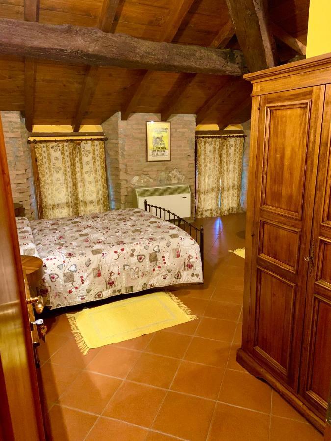 Вілла Agriturismo Corte Montini Santa Giuletta Екстер'єр фото