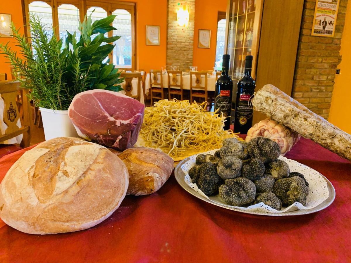 Вілла Agriturismo Corte Montini Santa Giuletta Екстер'єр фото